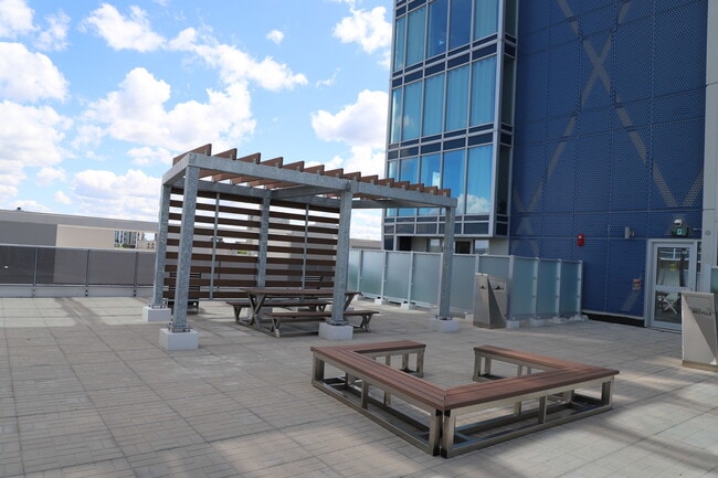 Photo - The HUB GEOWAVE