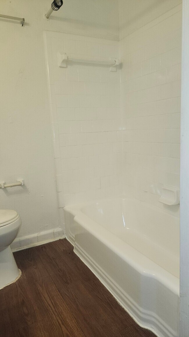 Photo - 105 Avondale St Unidad 5