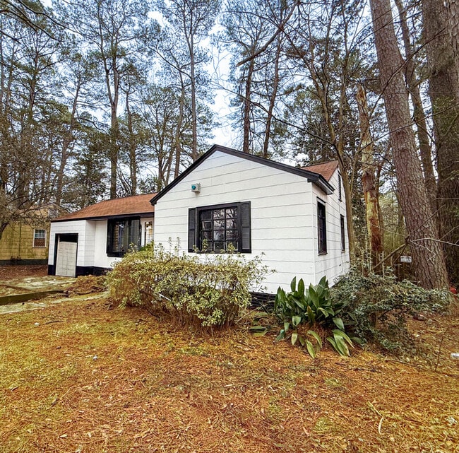 Photo - 757 Woodbury Rd