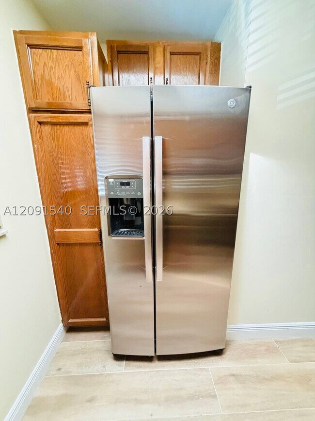 Photo - 2535 SW 22nd Ave Unit 2020