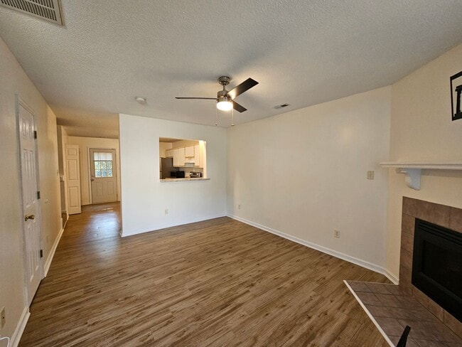 Photo - Well maintained Townhome w/ Large Yard