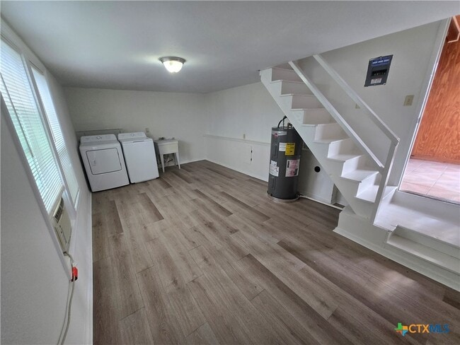 Photo - 702 Anaqua Ave