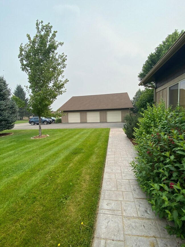 Photo - THE VINYARDS AT STONERIDGE (APP#42)