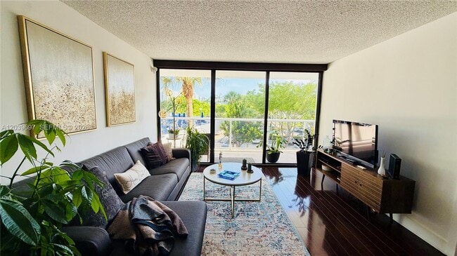 Building Photo - 3701 N Country Club Dr Unit 304