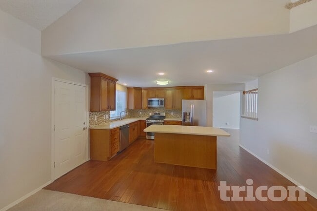 Photo - 656 Golden Eagle Dr