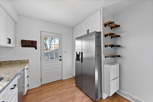 Photo - 3035 N 89th St