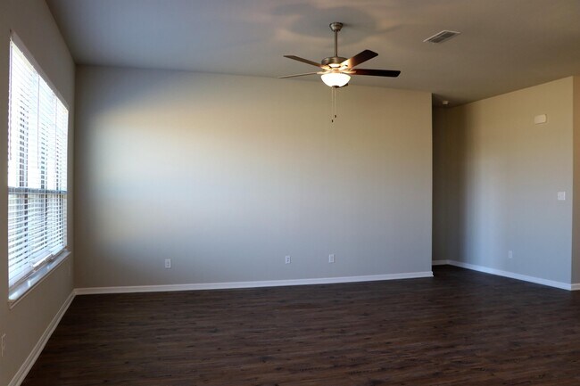 Photo - 1059 Aurora Grove Bend