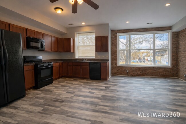 Photo - 539 E 62nd St Unit 101