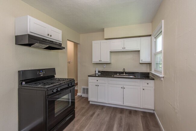 Photo - 6325 Jefferson Ave