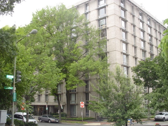 Building Photo - 25TH-950 #211N Unit DC152 - 950 25th St. NW #211N (B77)