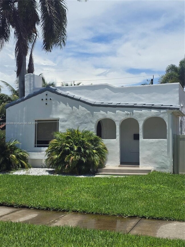 Building Photo - 1033 Tyler St Rental