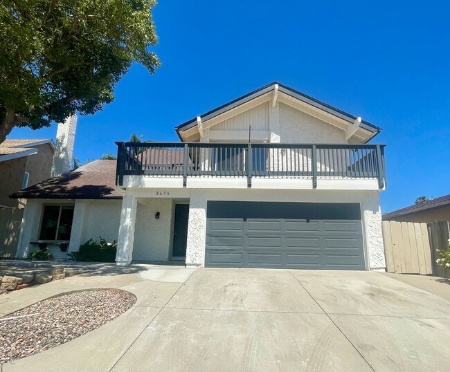 Building Photo - Exceptional 4 bedroom, 3 baths + loft, 2 s...