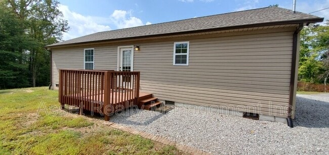 Building Photo - 302 Joel Rd