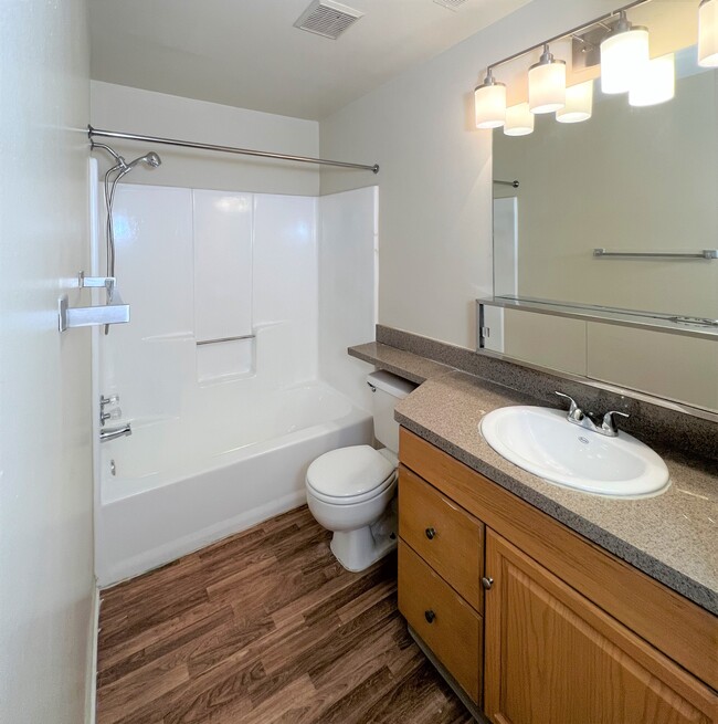 Spinnaker - Bathroom