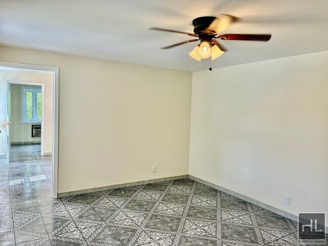 Photo - 2.5 bedroom, 1 bath with private porch, Dw, microwave & W/D utilities included Unit 1