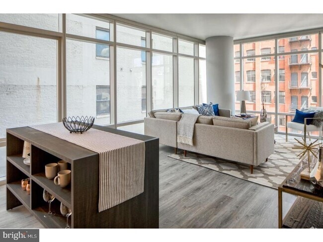Building Photo - 1213 Walnut St Unit 1B-1812 Rental