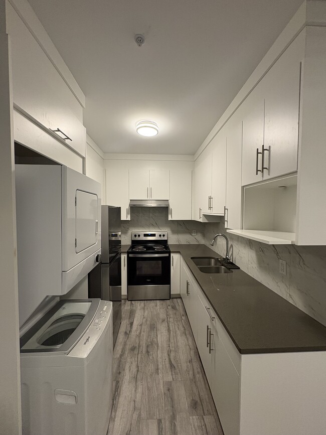 Photo - 8016 Annis Rd