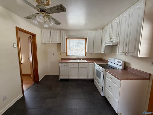 Photo - 4211 Tee Jay Dr NW