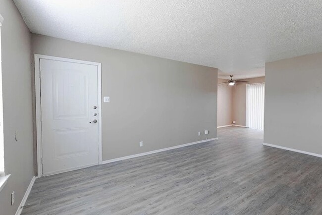 Building Photo - 531 Bedford Rd Unit 135