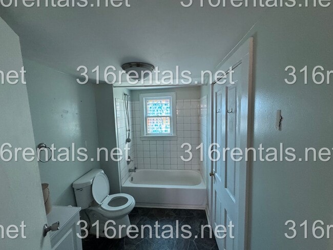 Photo - $950 -3 bed 1 bath - Single Family Home