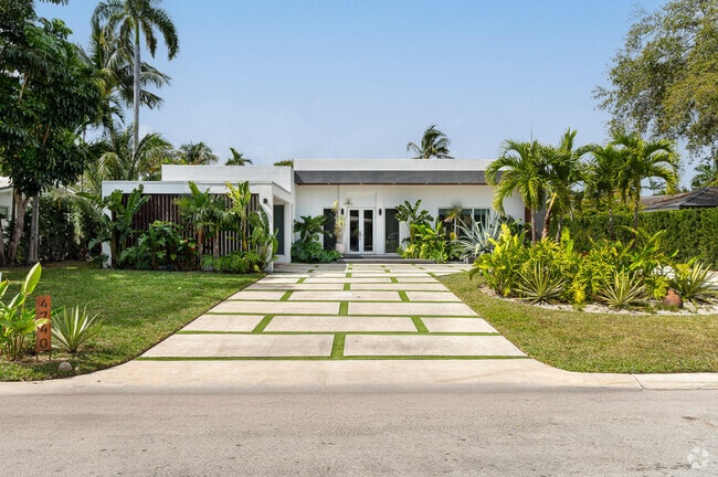 Building Photo - 4740 Bay Point Rd Rental
