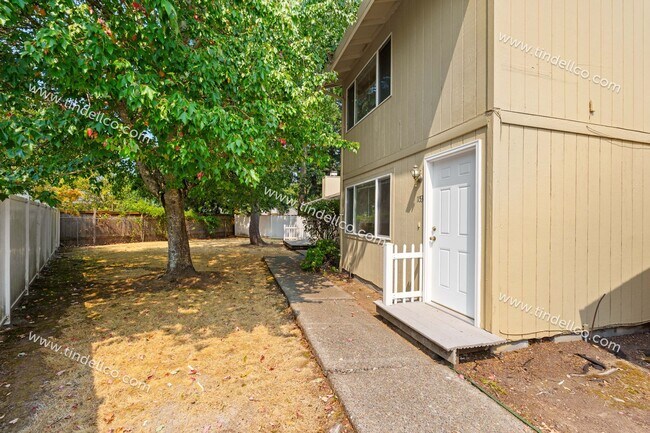 1153-1155 NE 120th Ave.