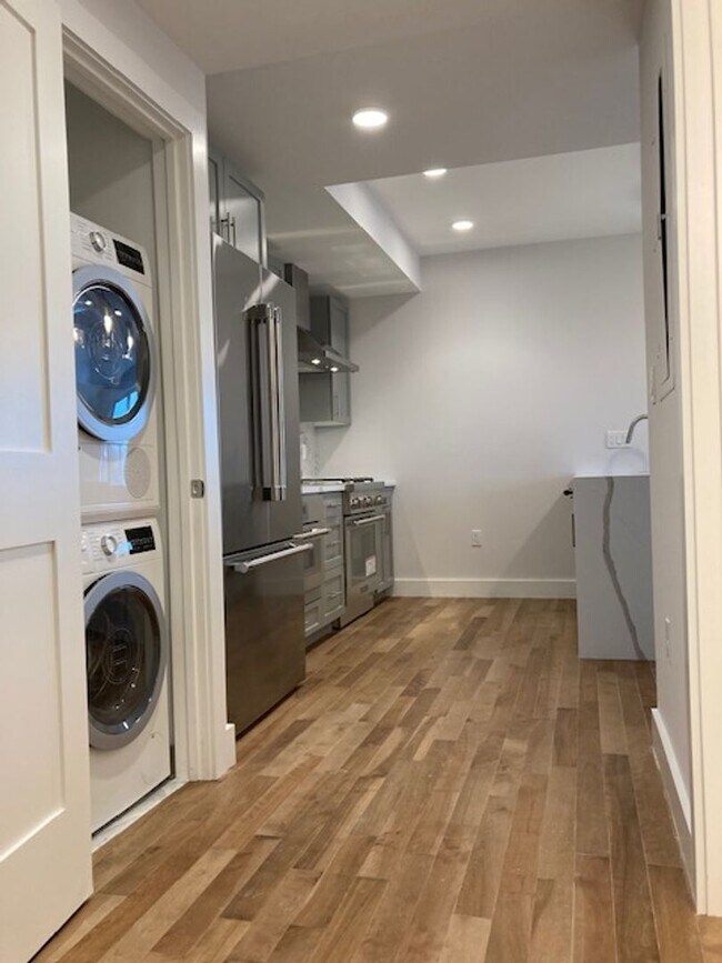 Photo - 2BR 2Bth unit. Great location! Easy access to Mass Pike. Laundry IN UNIT!