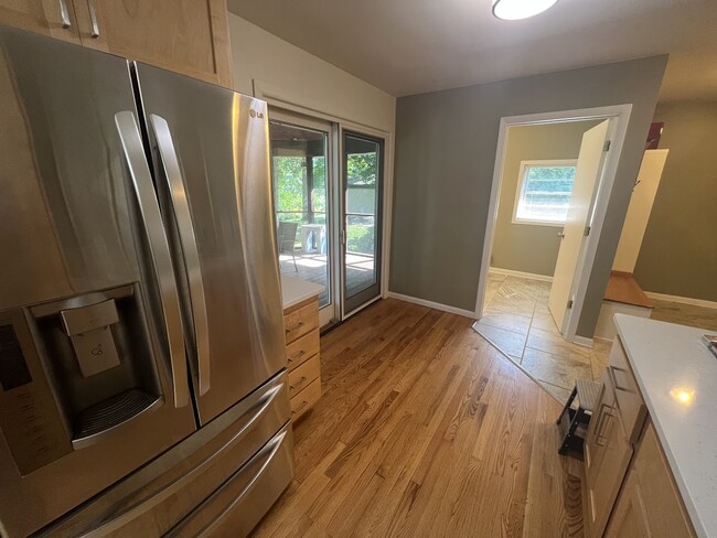 Photo - 919 Magdeline Dr