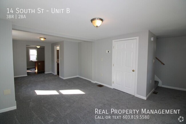 Building Photo - Large 3 Bed 2 Bath Tri Level Duplex Availa... Unit B Rental