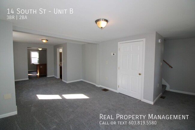 Large 3 Bed 2 Bath Tri Level Duplex Availa... - Large 3 Bed 2 Bath Tri Level Duplex Availa... Apartment Unit B