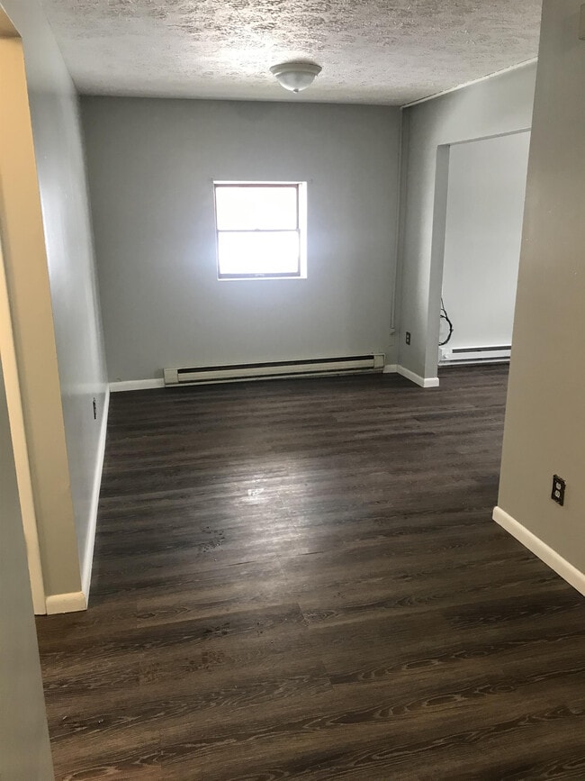 548 Cambria Ave Unit B