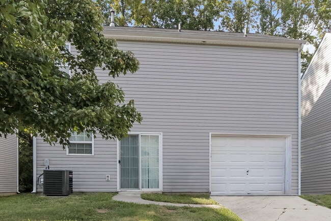 Building Photo - 3900 Glory St