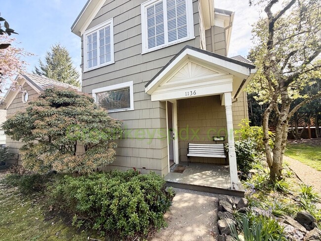 Building Photo - 10197-1136 Unit A