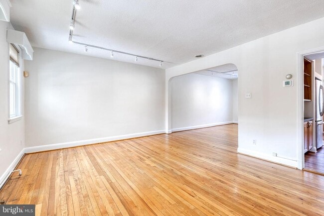 Building Photo - 3918 Beech Ave