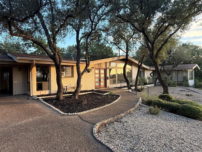 Photo - 112 Highlander Cove