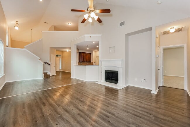 Photo - 5020 Cassidy Ln