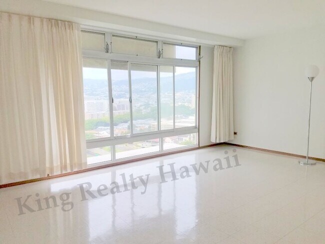 Photo - **OASIS in HONOLULU* Queen Emma Gardens *VERY CLEAN 2 br / 1 ba