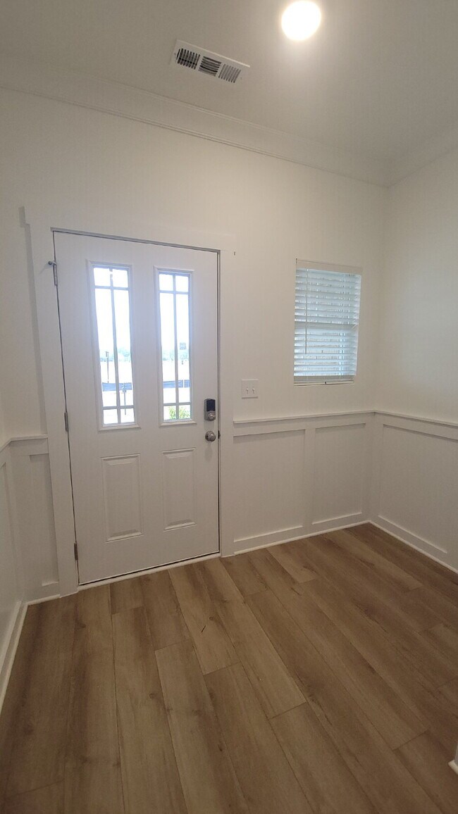 Photo - Section 8 Accepted!!! "Chic 3-Bed Oasis with Granite Elegance - 1720 Sq. Ft. in Huntsville!"