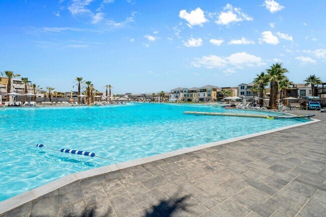 Photo - Desert Color Delight! NO APPLICATION FEE