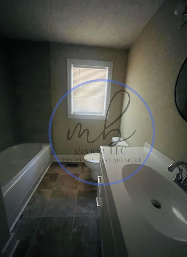 Photo - 422 Minter Dr