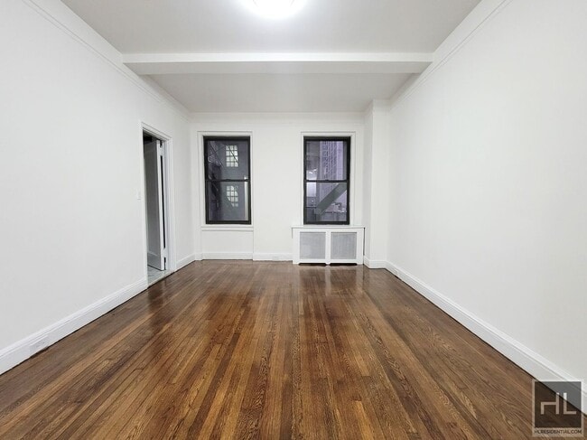 Building Photo - NO FEE One Bed in Midtown East! Won't Stay... Rental