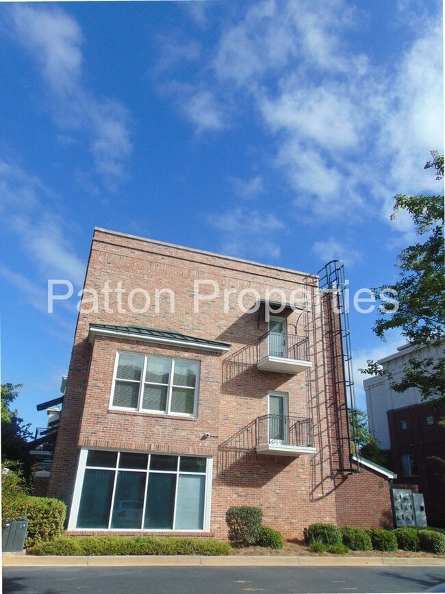 Building Photo - 1308 Pulaski St Unit UP