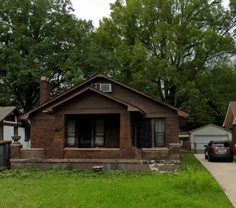 Photo - 1145 Tanglewood St