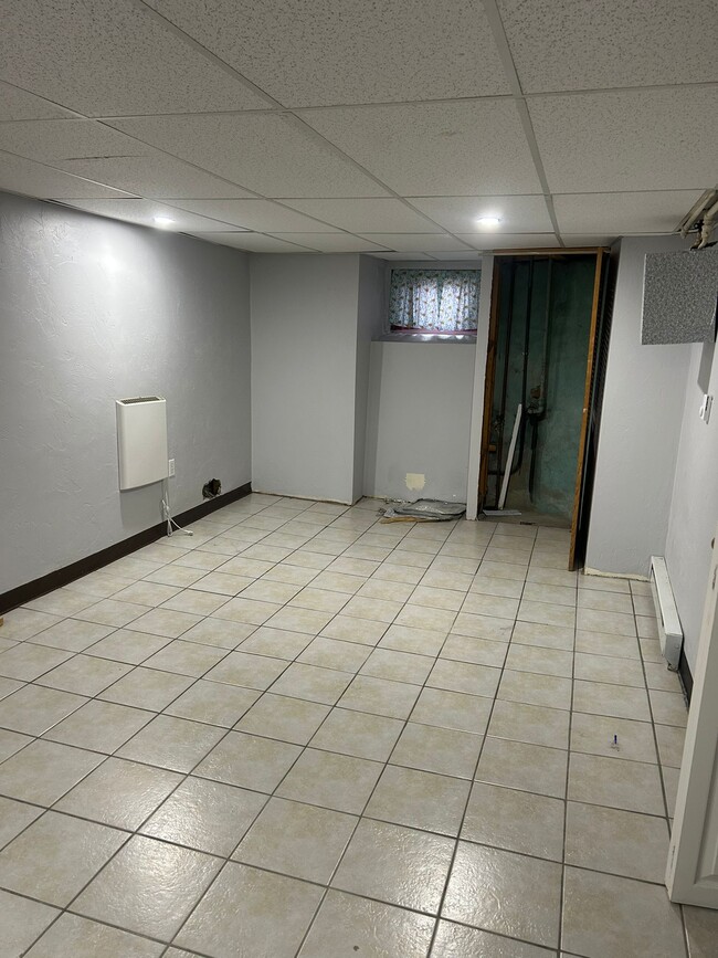 Building Photo - 248 Spring St Unit Medford Rental