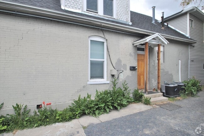 Building Photo - 24 S 300 E Unit Upstairs Rental