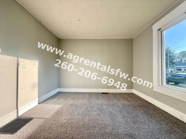 Photo - 2721 Fox Ave