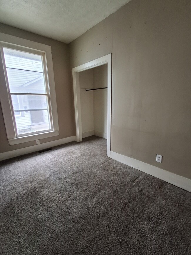 Photo - 1611 Main St