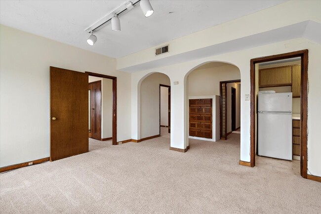 Photo - Franklin West Apartments, Leasing Office
