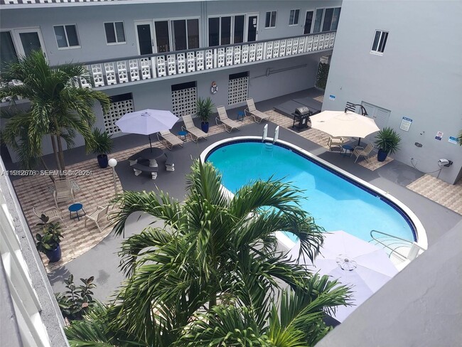 Photo - 1818 Rodman St Unit 4D