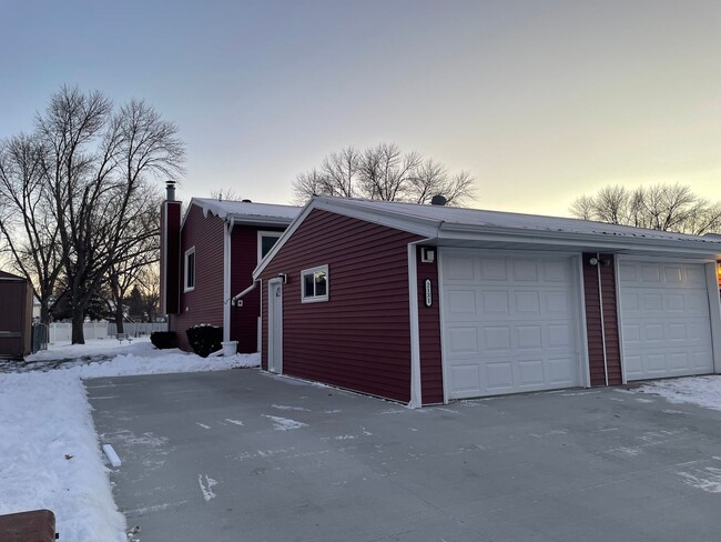 3 Bed Town Home in West Fargo - 3 Bed Town Home in West Fargo